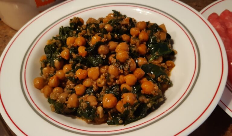 Receta de garbanzos con espinacas y quinoa