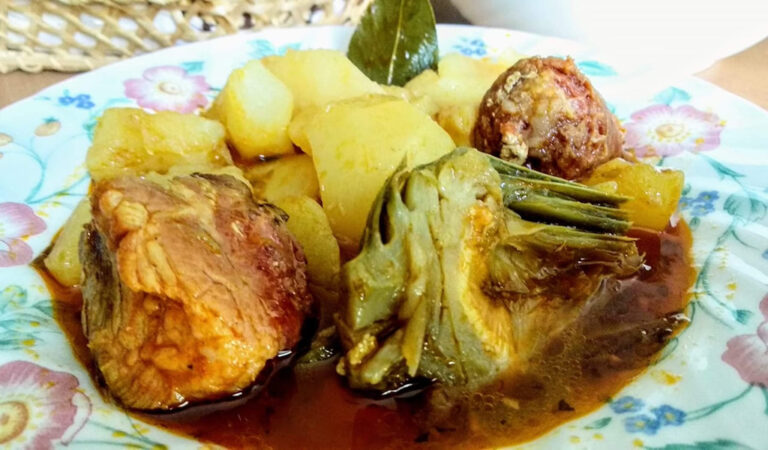 PATATAS CON ALCACHOFAS