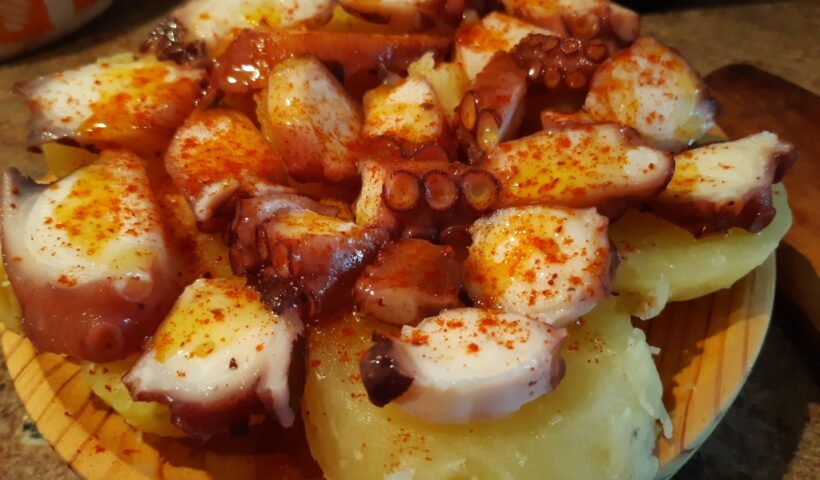 Pulpo a la Gallega: Descubre cómo preparar esta deliciosa receta tradicional gallega con nuestro paso a paso y consejos para una experiencia gastronómica única.