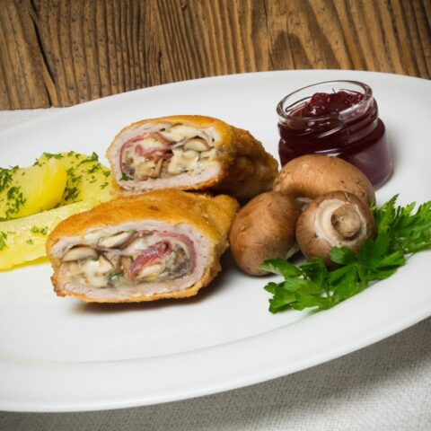 Receta de rollitos de pollo rellenos de bacón y queso