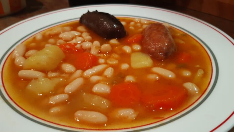 Alubias blancas la receta tradicional de la abuela María: potaje