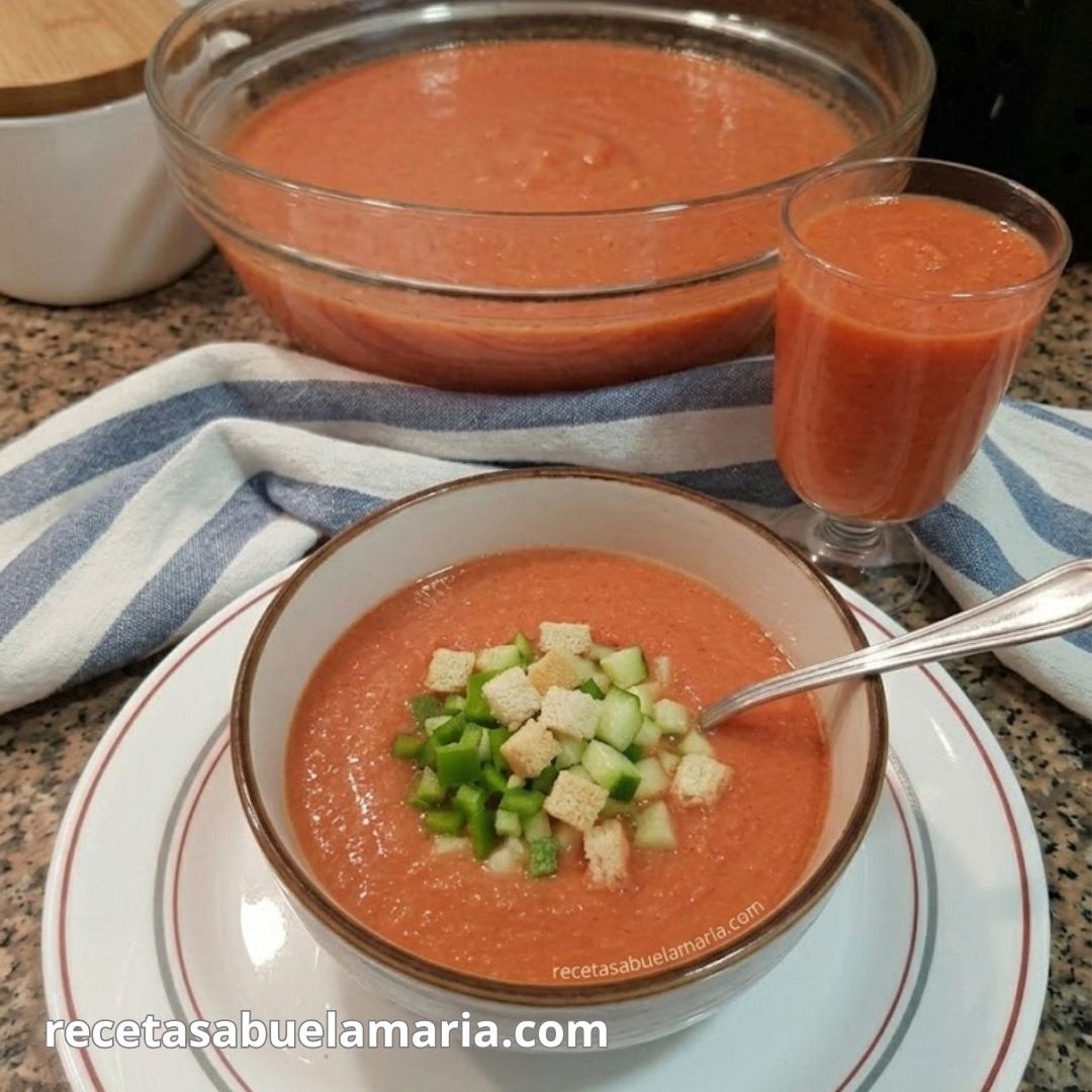 Gazpacho andaluz receta tradicional, casero, refrescante y fácil
